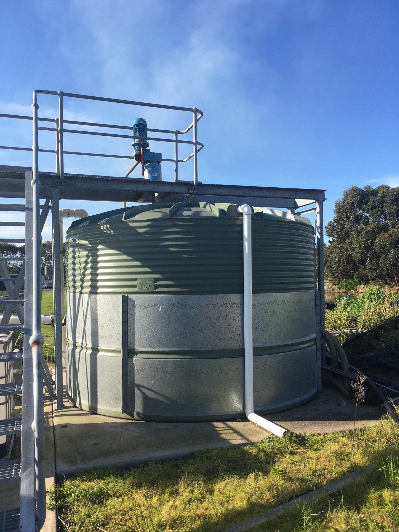 Top Entry Mixer in a fertiliser tank.