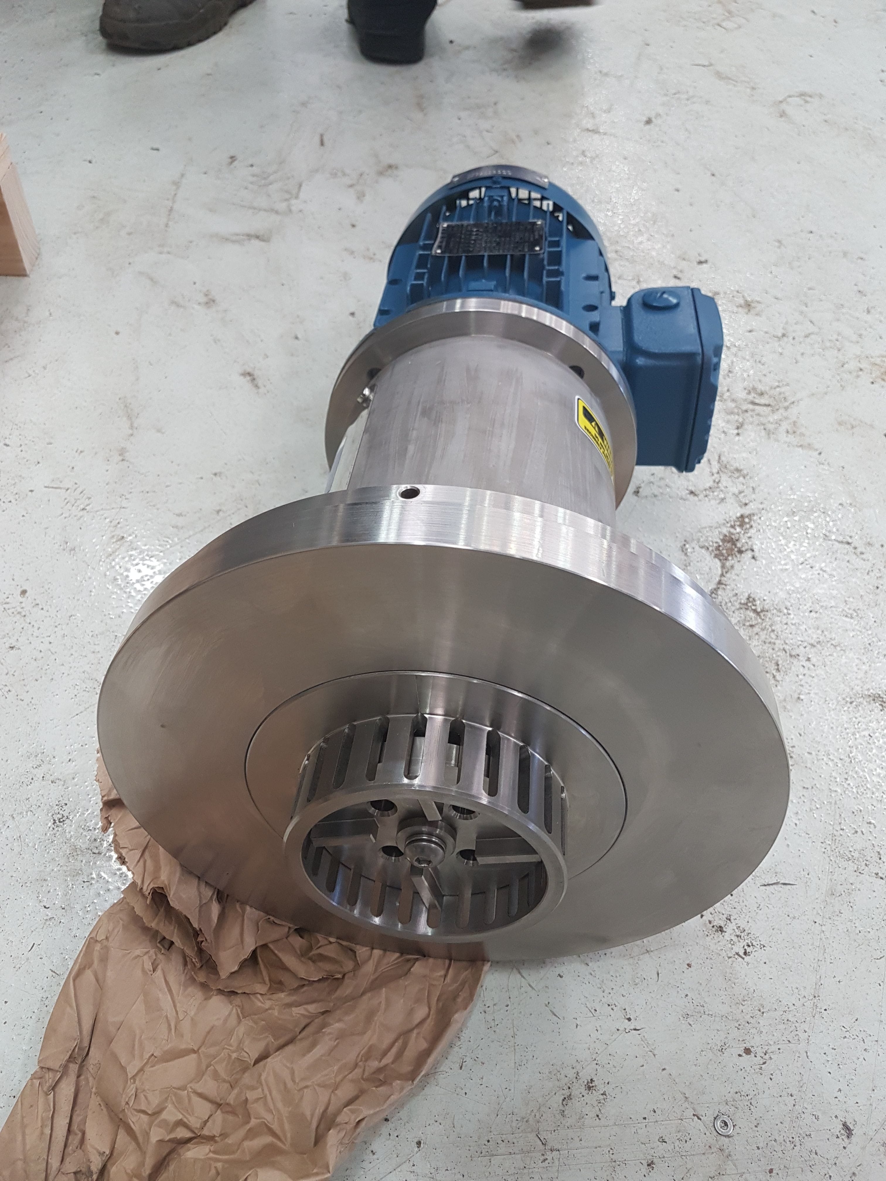FluidPro EM-10 series emulsifier. Industrial blender machines for solids and powder agitators.